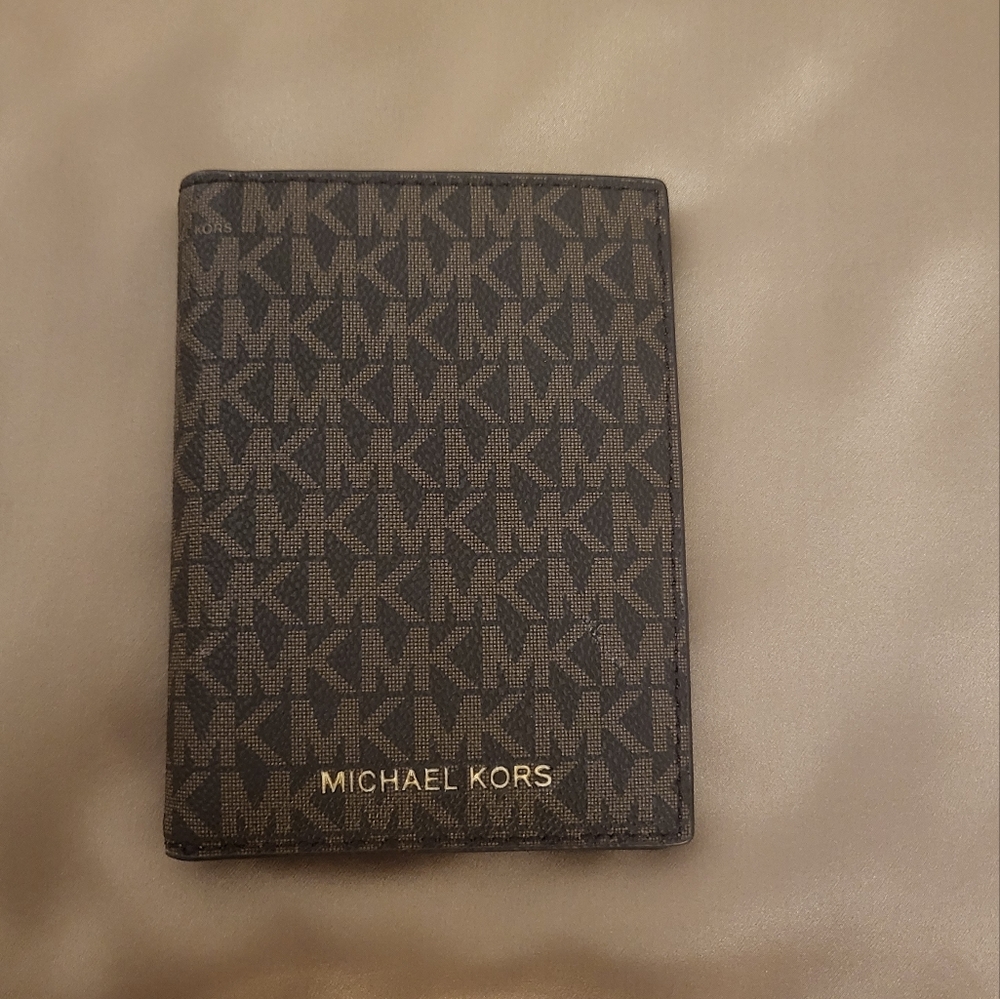 Michael Kors Passport holder